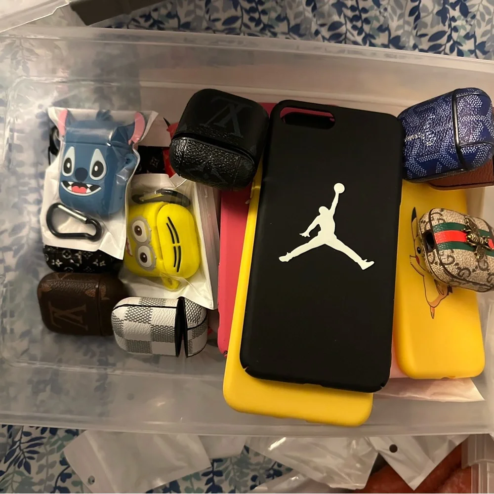 Mixed Accessories AirPods, Phone and phone stands Cases